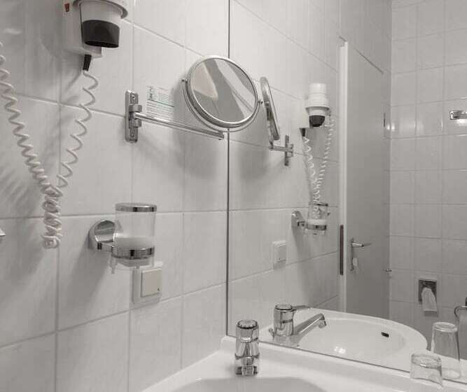 هتل Belmont Classic