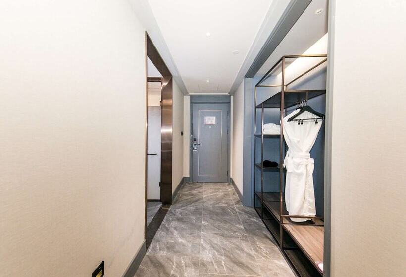 Отель Mercure Xian Qujiang