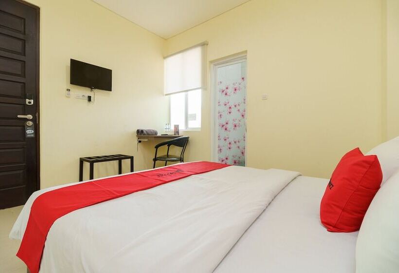 هتل Reddoorz Near Jembatan Siti Nurbaya Padang