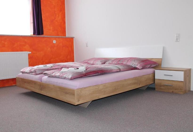 ペンション Gasthof Cafe Risano