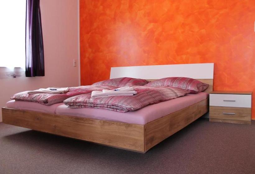 ペンション Gasthof Cafe Risano