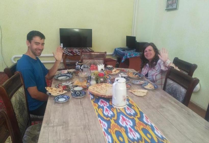 پانسیون Qutlug Qadam Guest House