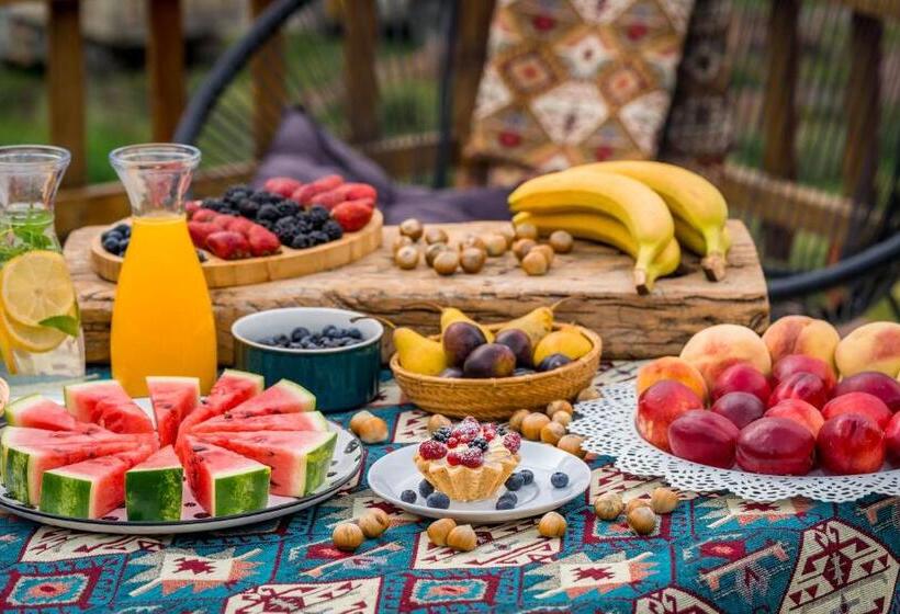 تختخواب و صبحانه Vache