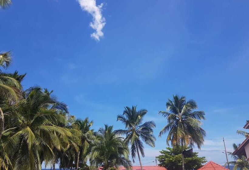 هتل Playa Tiburon