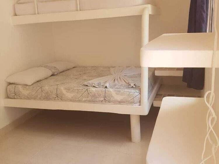 هتل Playa Tiburon