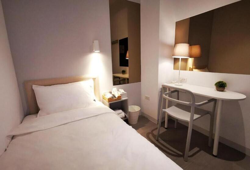 هاستل Bluewater Hotel Xpark Gloria Outlets Taoyuan Baseball Stadium