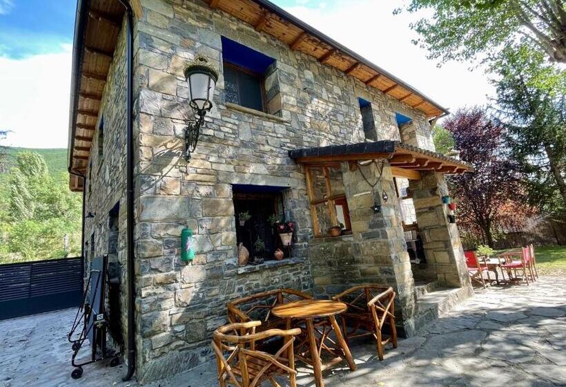 تختخواب و صبحانه Rural Hostel Dos Lucas