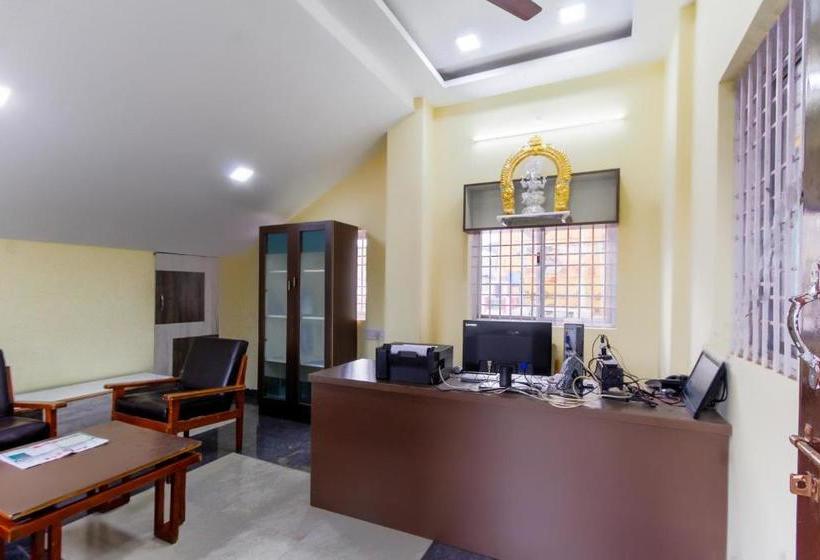 ホテル Oyo 44617 Lassee Plaza Saver