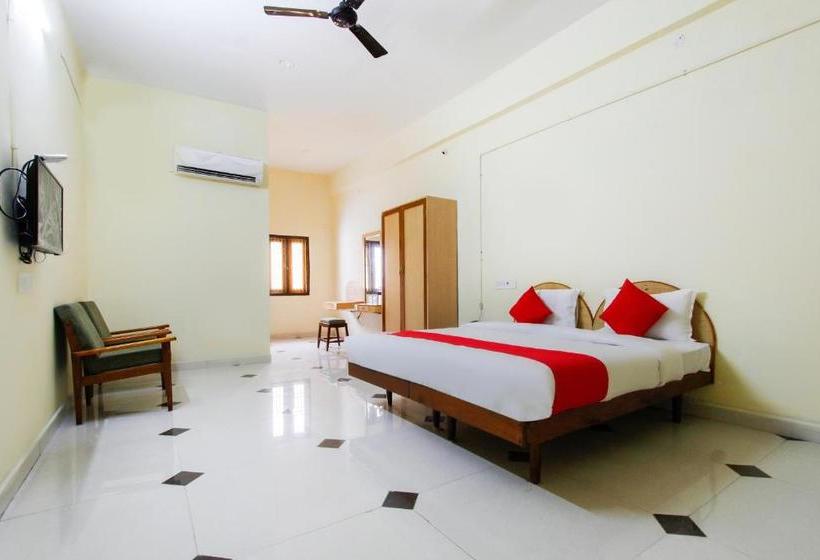 ホテル Oyo 44617 Lassee Plaza Saver