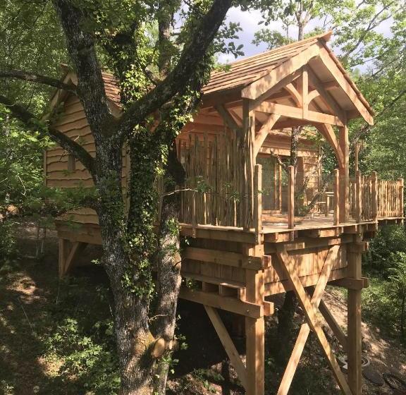 住宿加早餐  Cabanes Du Hérisson, Cabanes Perchées De Standing Avec Spa