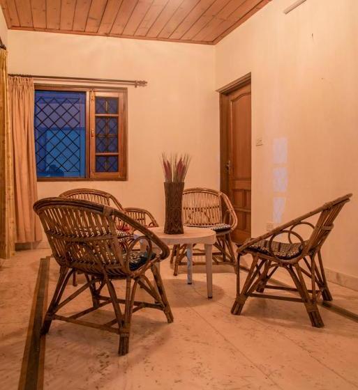 فندق Pine Winds Villa