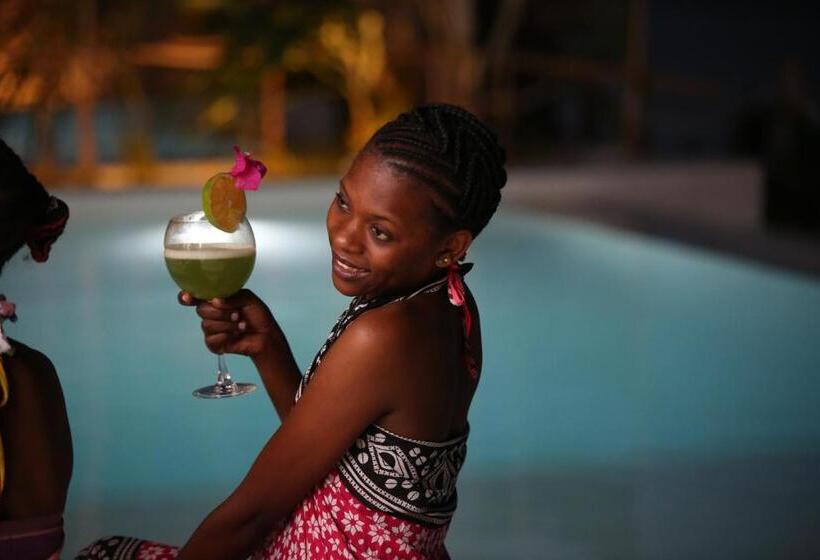 Joya' Beach Suites & Villa