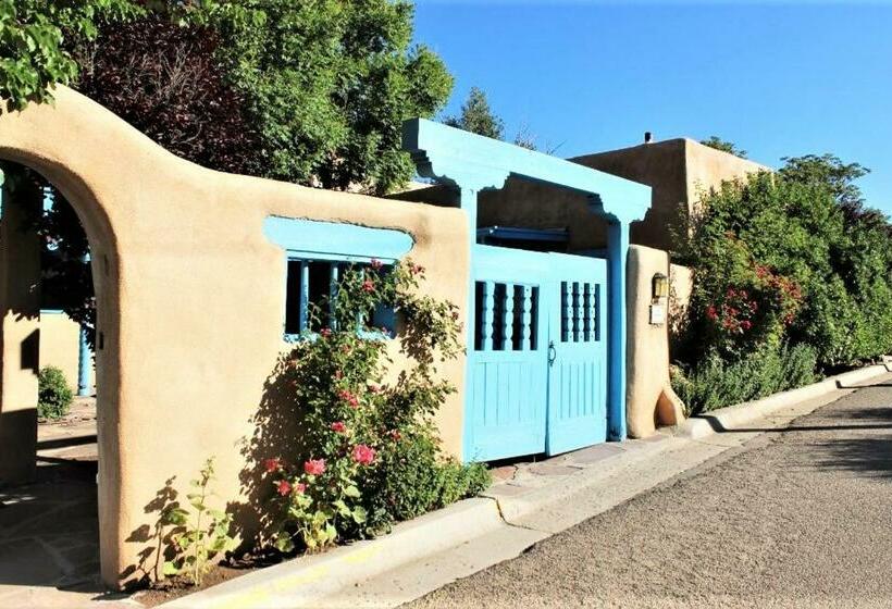 تختخواب و صبحانه Casa Benavides Inn