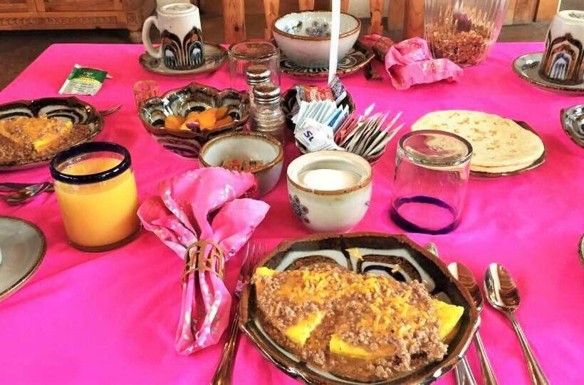 تختخواب و صبحانه Casa Benavides Inn