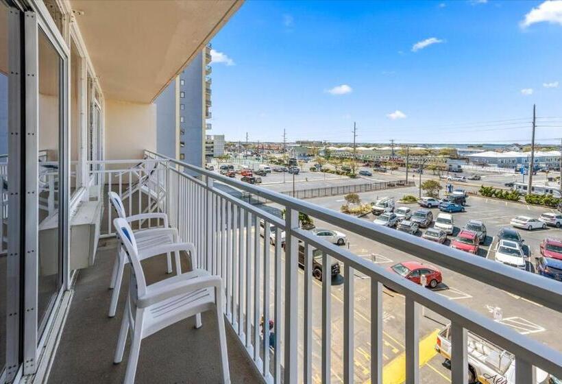 Carousel Resort Hotel And Condominiums