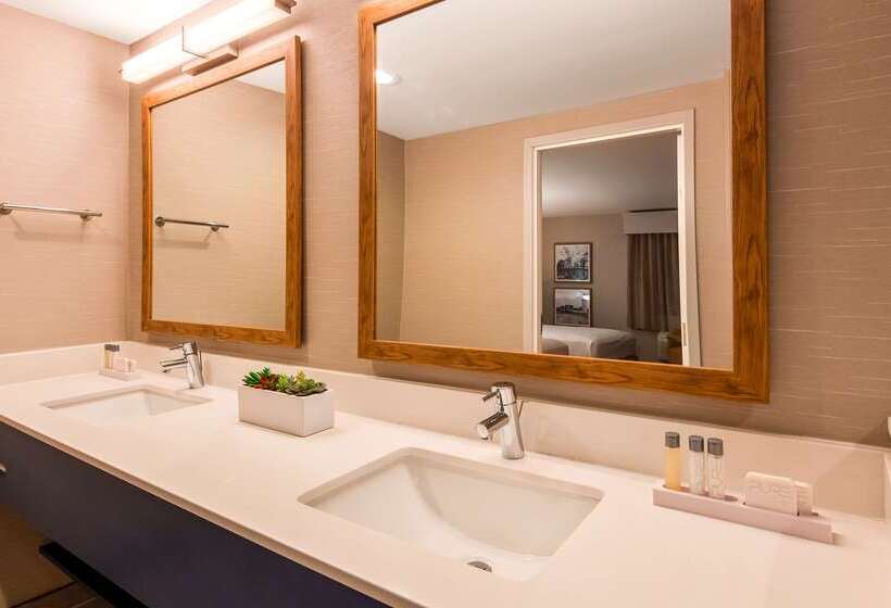 هتل Aiden By Best Western Cape Cod   West Yarmouth