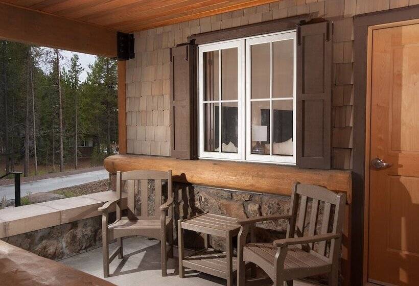 Hotel Canyon Lodge & Cabins Inside The Park