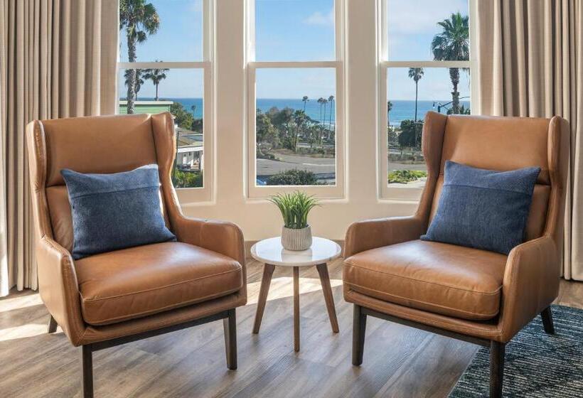 هتل Cardiff By The Sea Lodge