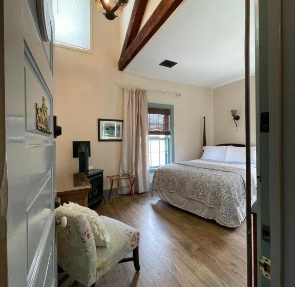 בית מלון כפרי Carriage House Bed & Breakfast