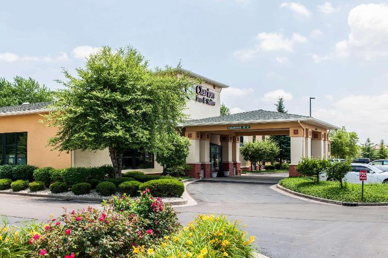 בית מלון כפרי Clarion Inn & Suites Northwest