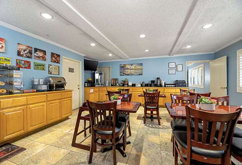 בית מלון כפרי Clarion Inn Silicon Valley