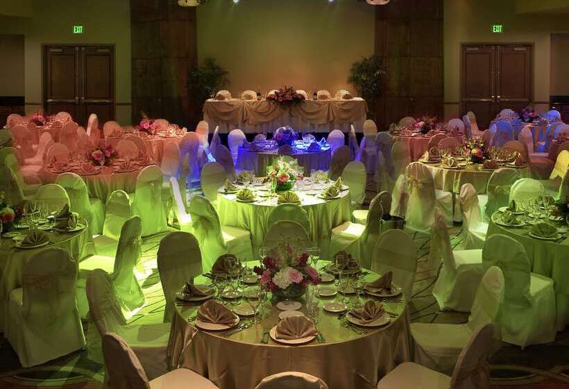 בית מלון כפרי Doubletree By Hilton Claremont