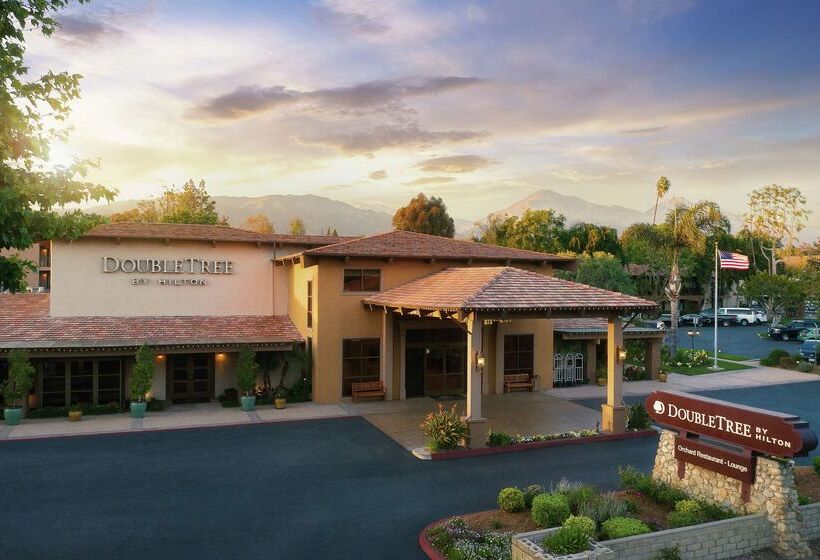 בית מלון כפרי Doubletree By Hilton Claremont