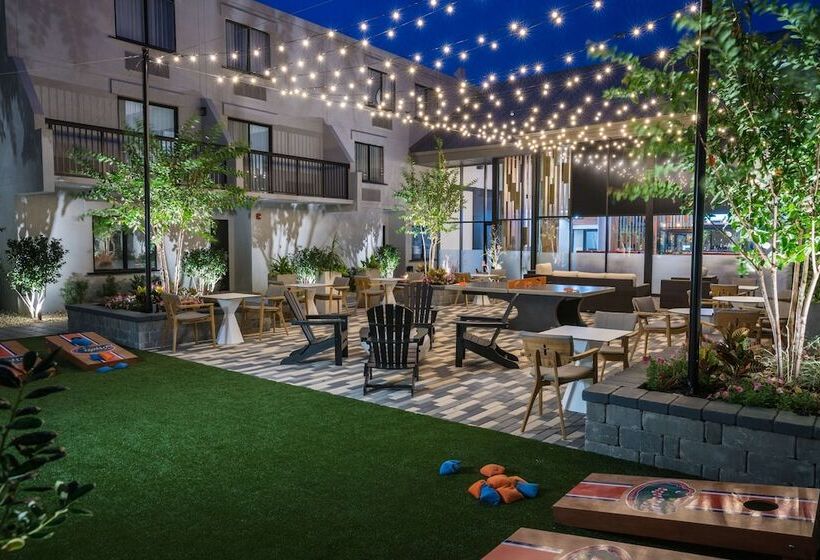 هتل Doubletree By Hilton Gainesville