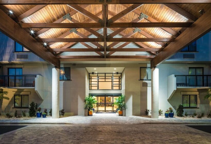 هتل Doubletree By Hilton Gainesville