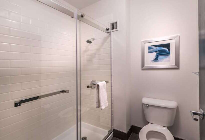 هتل Four Points By Sheraton Anchorage Downtown
