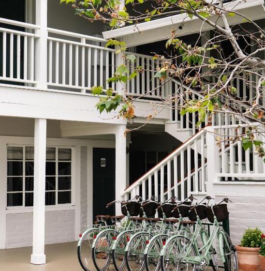 ホテル Le Petit Pali At Ocean Ave