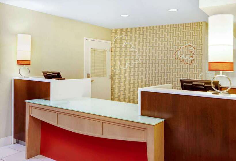 בית מלון כפרי Mainstay Suites Greensboro