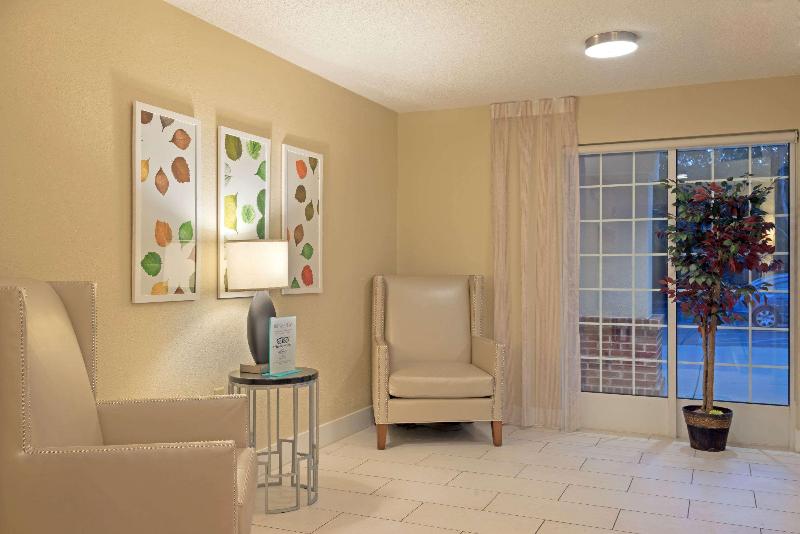 호텔 Mainstay Suites Raleigh  Cary