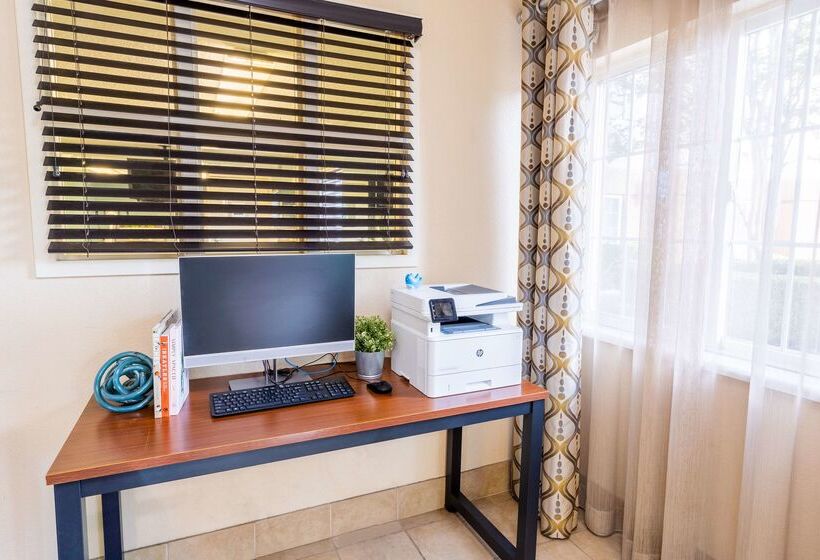 فندق Sonesta Simply Suites Irvine East Foothill