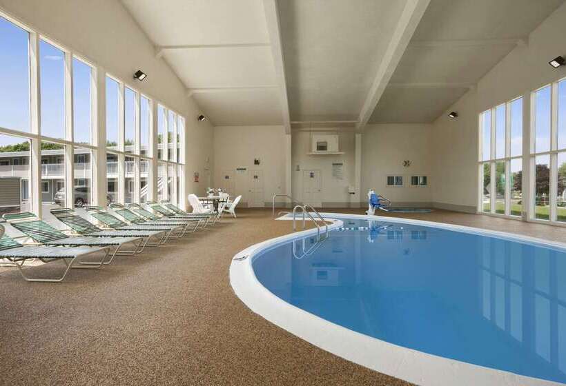 مُتل Days Inn By Wyndham   Cape Cod