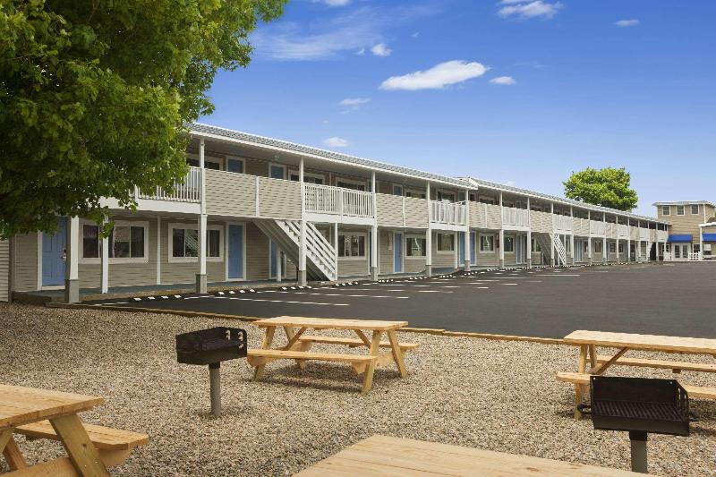 مُتل Days Inn By Wyndham   Cape Cod