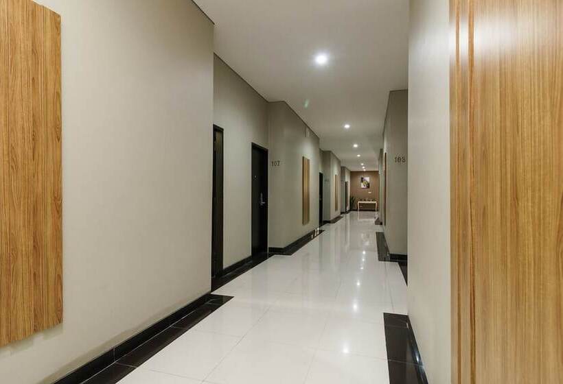 هتل Reddoorz Plus Near Sangkareang Park
