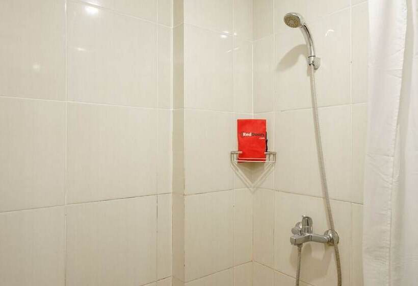 هتل Reddoorz Plus Near Sangkareang Park