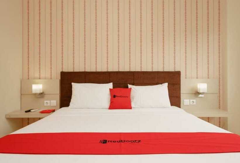 هتل Reddoorz Plus Near Sangkareang Park