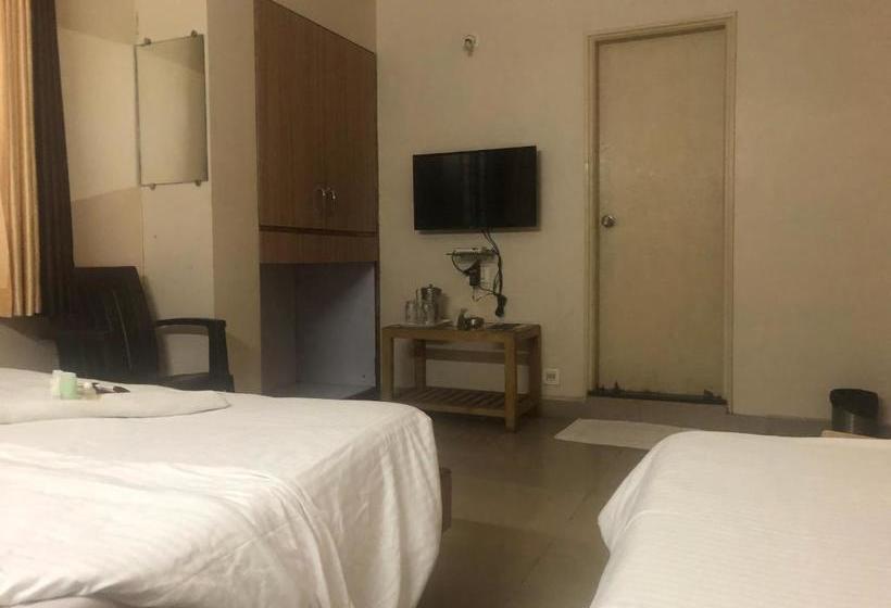 فندق Western Tower