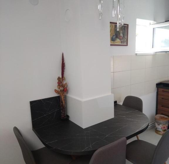 پانسیون Apartmani Pause