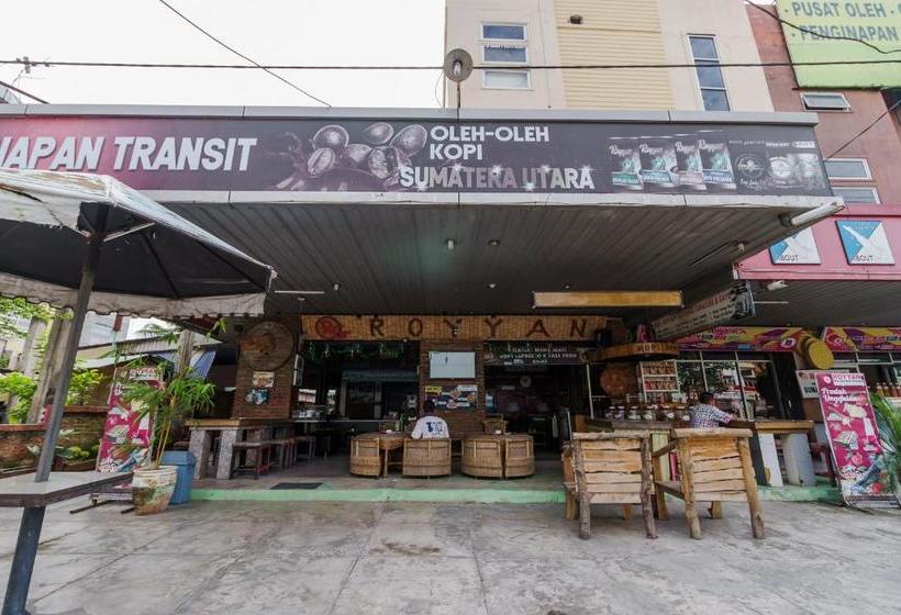 پانسیون Reddoorz Syariah @ Jalan Arteri Kualanamu Medan