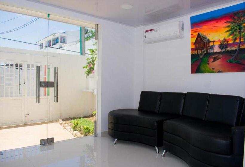 تختخواب و صبحانه Zaboka Sai