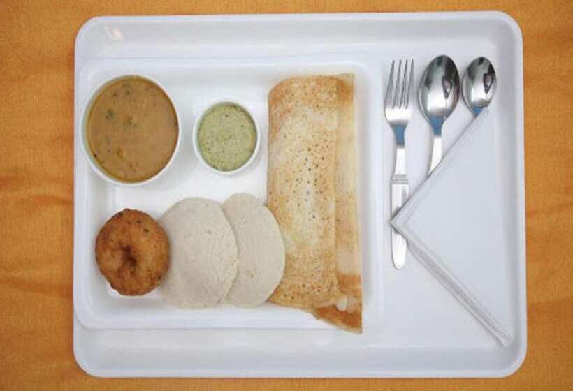 هتل Oyo 43893 Uhome  Pvtltd