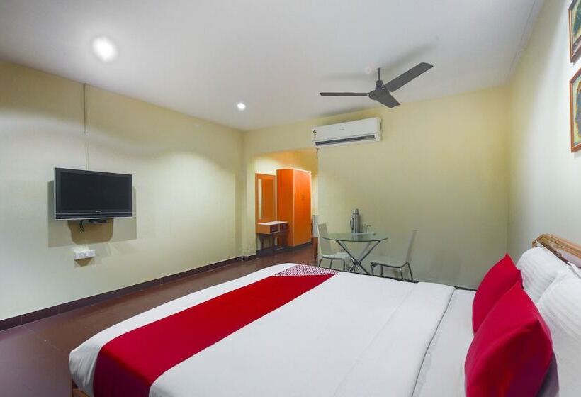 هتل Oyo 43893 Uhome  Pvtltd