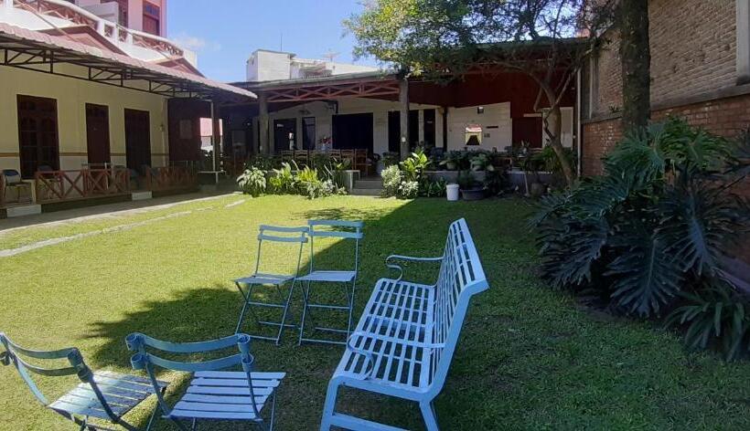 پانسیون Wisma Sibayak Guesthouse Berastagi