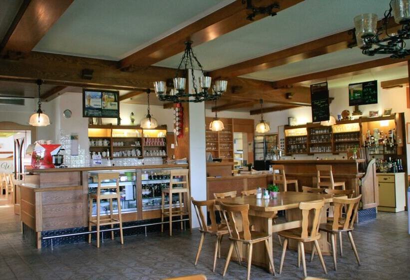 ペンション Genussgasthof Willenshofer