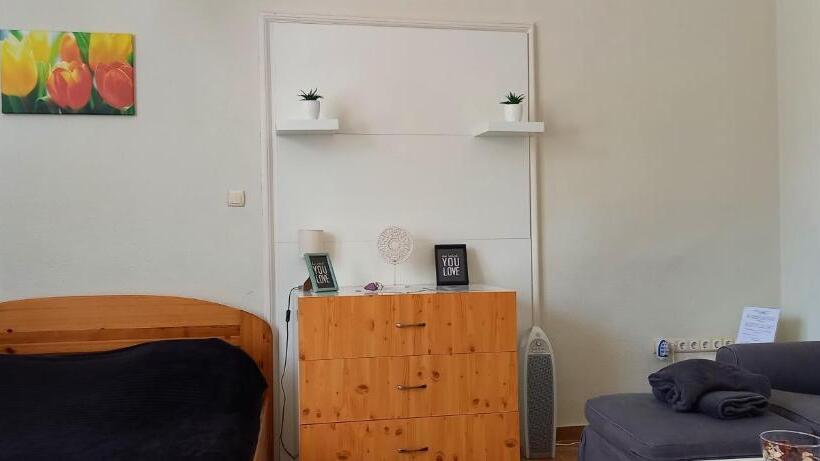 Пансион Idill Apartmanház B&b