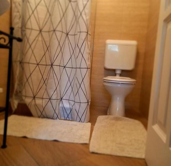 Пансион Idill Apartmanház B&b