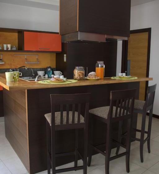تختخواب و صبحانه Casa Domi
